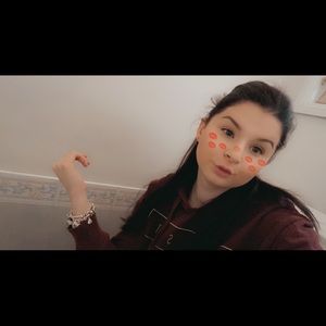 Meet your Posher, Taylah